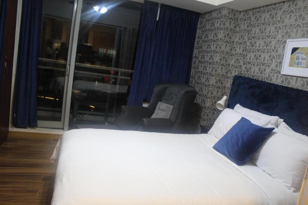 Azure C2 Balcony Wifi Near Mall Airport Multiple Units Paranaque City Luaran gambar